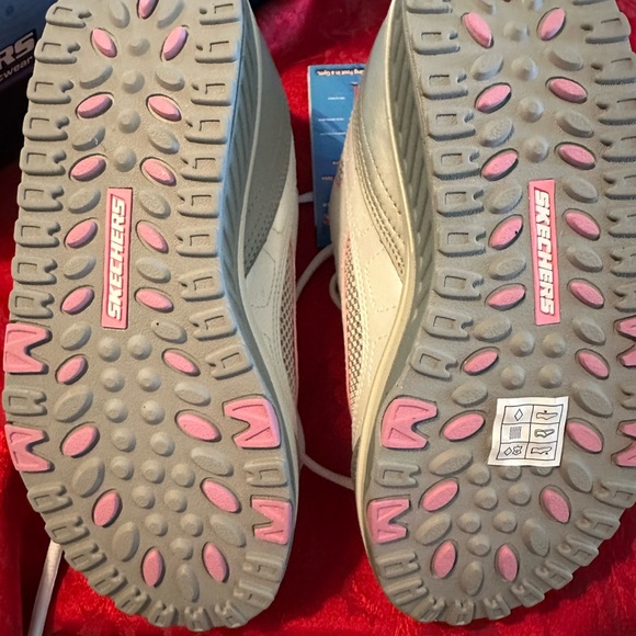 Skechers Shape Ups women! Brand new! - Picture 3 of 8